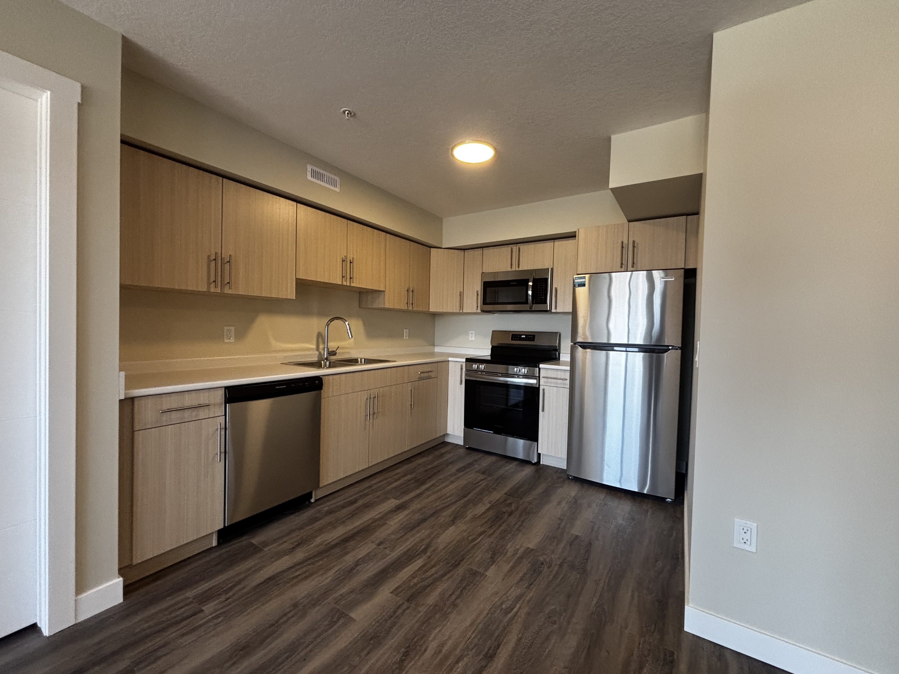 4501 East Green Olive Way, 122